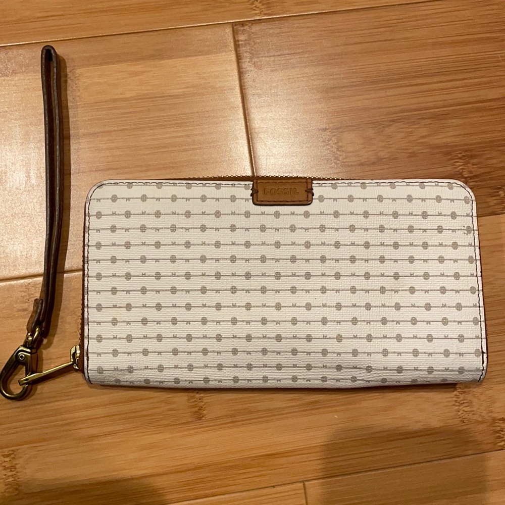Fossil Wristlet